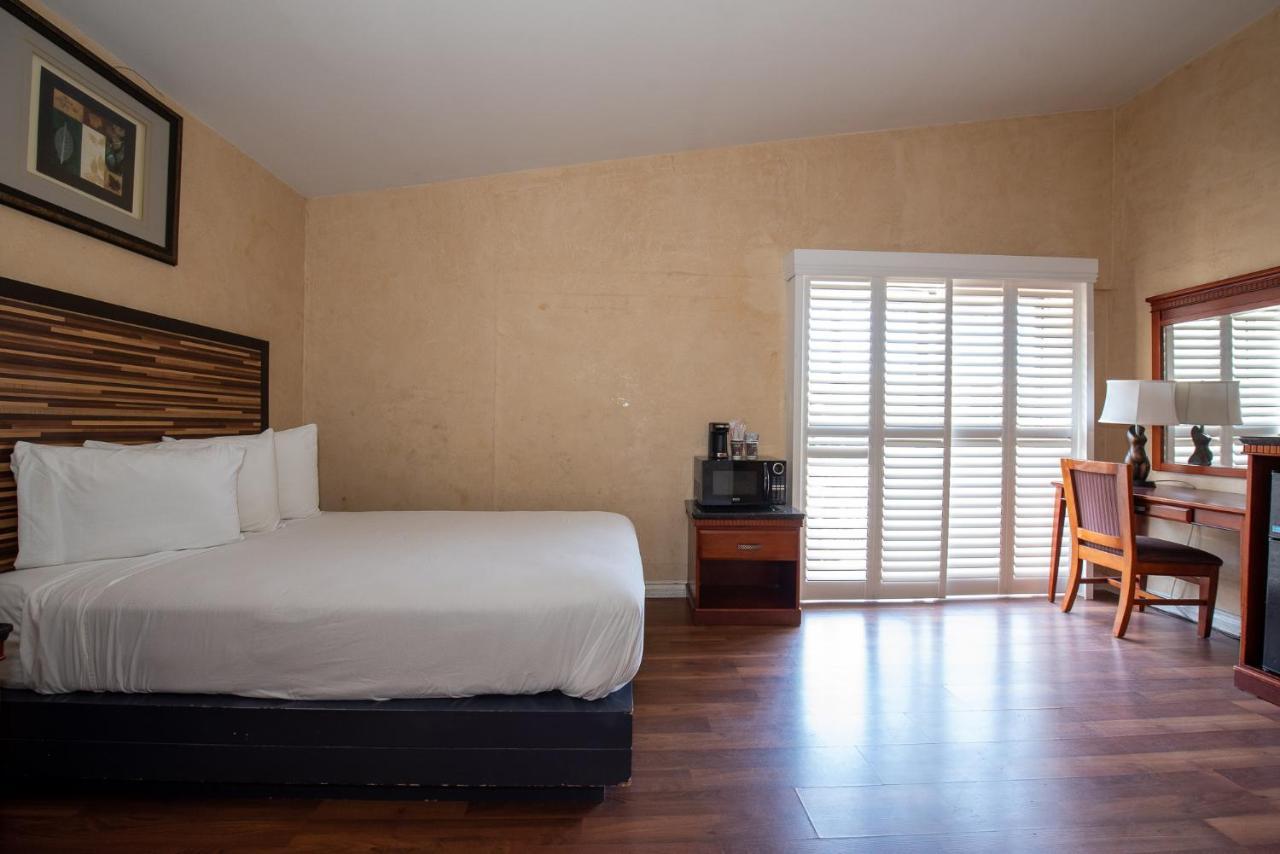 Hollywood Downtowner Inn Лос-Анджелес Экстерьер фото